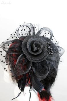 Gothic Haarschmuck „Black flower“ mit Tüll & Federn